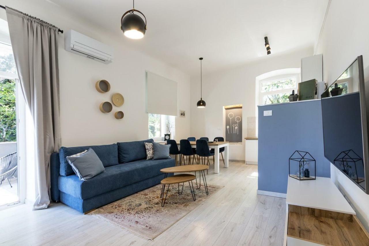 *** Lounge Terrace Apartment With The Harbour View / City Centre *** Pula Exterior photo
