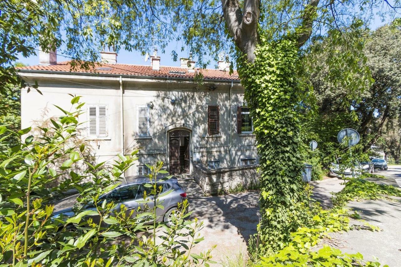 *** Lounge Terrace Apartment With The Harbour View / City Centre *** Pula Exterior photo