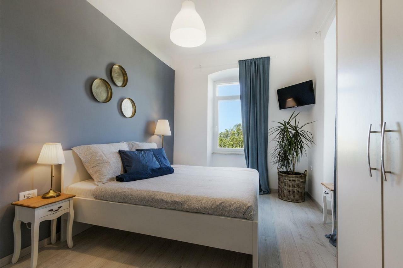 *** Lounge Terrace Apartment With The Harbour View / City Centre *** Pula Exterior photo