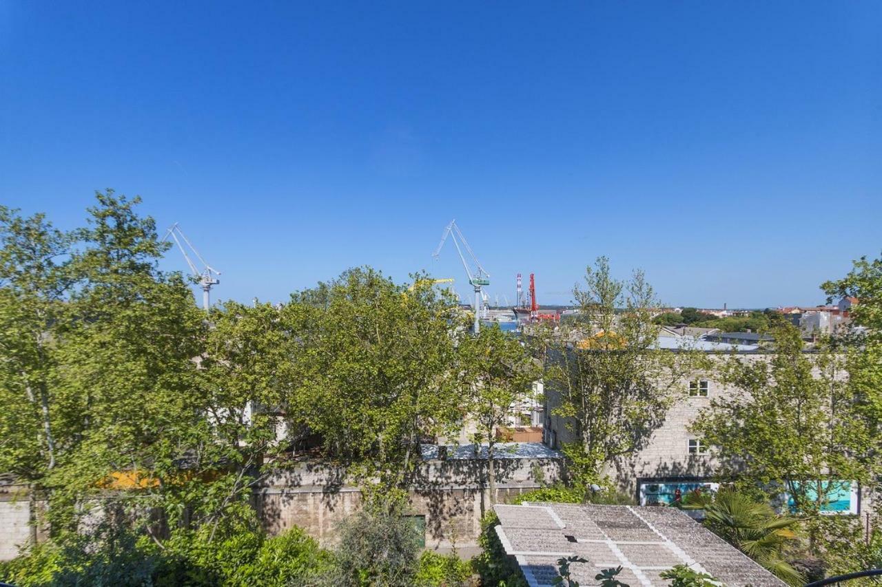 *** Lounge Terrace Apartment With The Harbour View / City Centre *** Pula Exterior photo